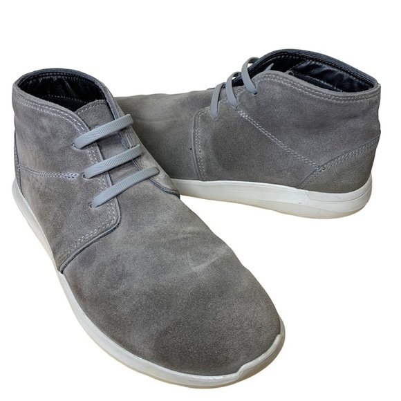 CROCS Kinsale Gray Chukka Suede Leather Triple Comfort Boots Slip On Shoes Sz 10 - Picture 1 of 15